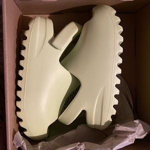 Yeezy Slide Glow Green